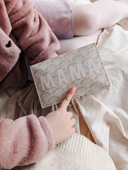 'MAMA' tin of truffles